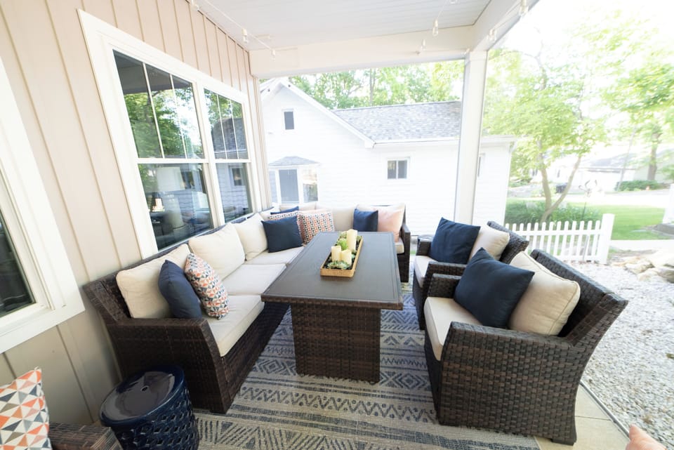 Screened in Front Porch