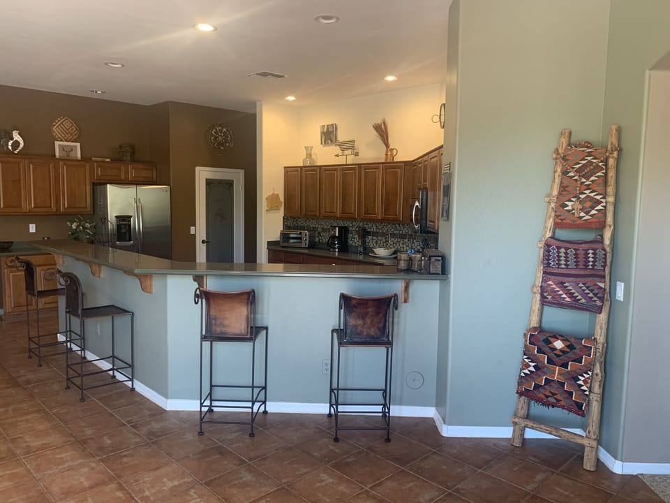 Kitchen bar