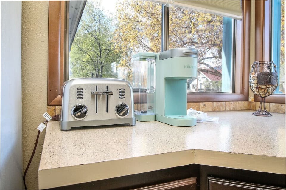 Keurig / drip combo with complimentary locally roasted Sorbenots coffee for your enjoyment.
