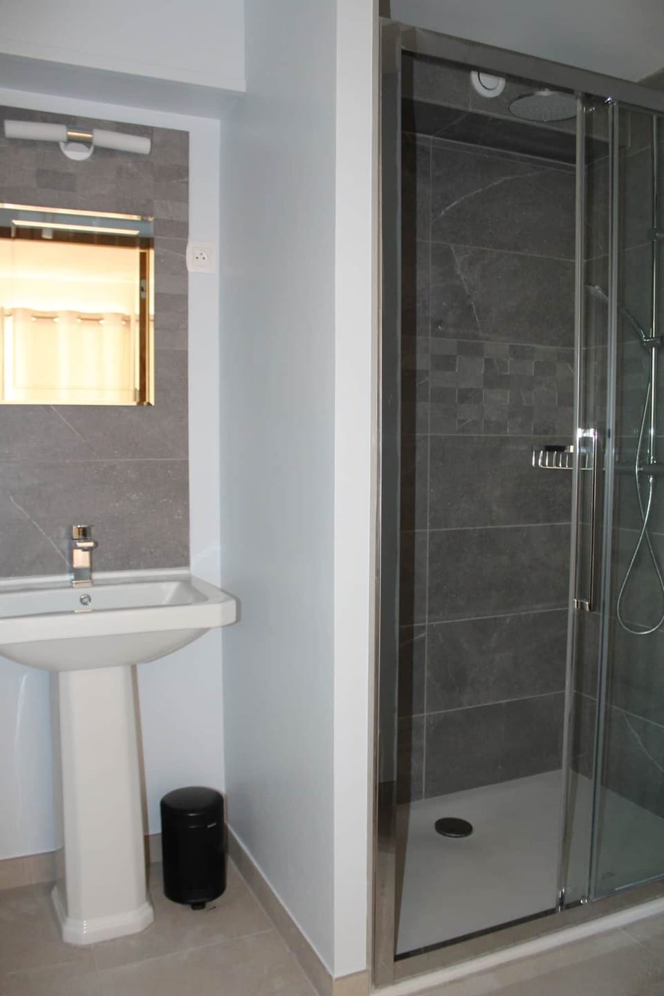 Le Canigou - Bedroom 1 (3)