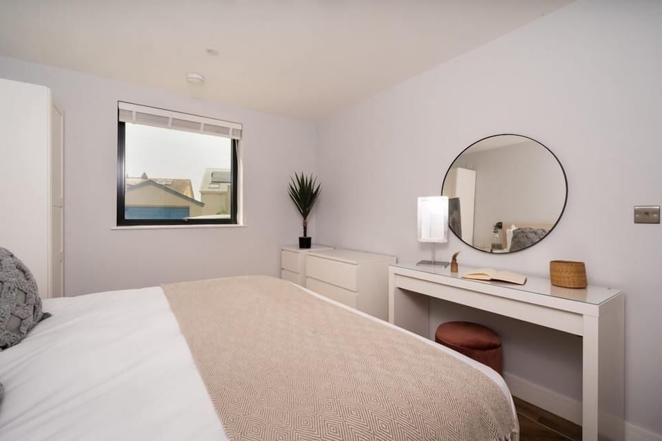 Bedroom at 2 Bol Y Maer, Bude, Cornwall, self catering with Beach Retreats.