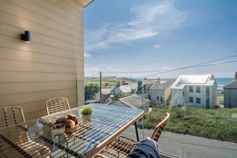 Bol Y Maer, Bude, Cornwall, self catering with Beach Retreats.