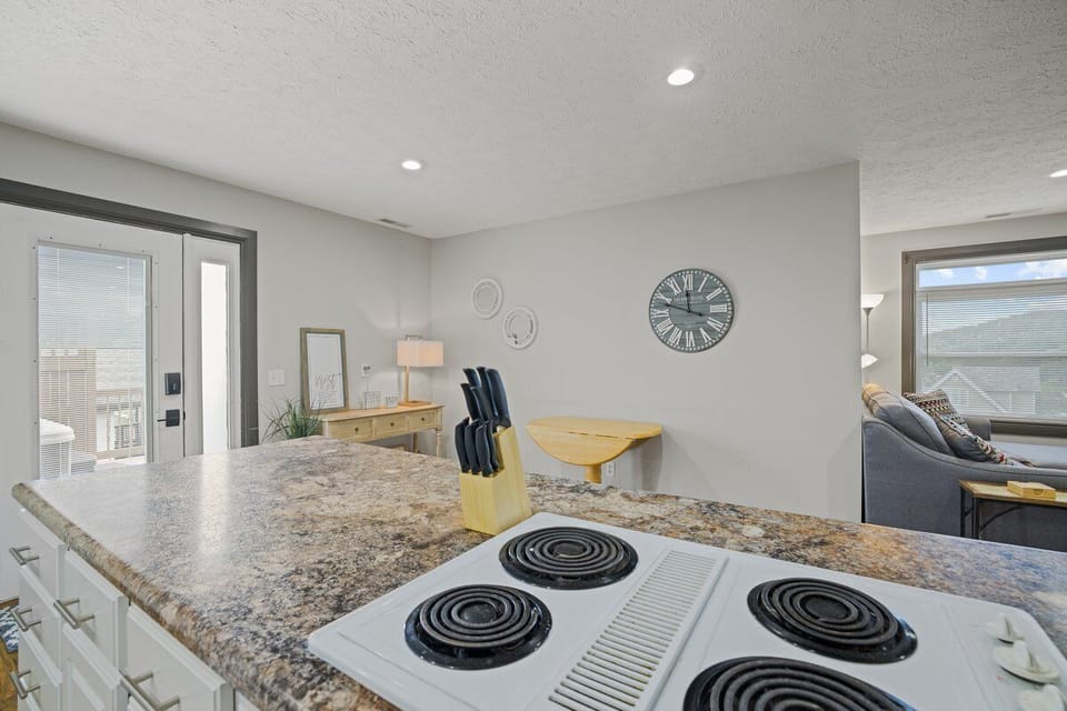 Kitchen/ Living Room