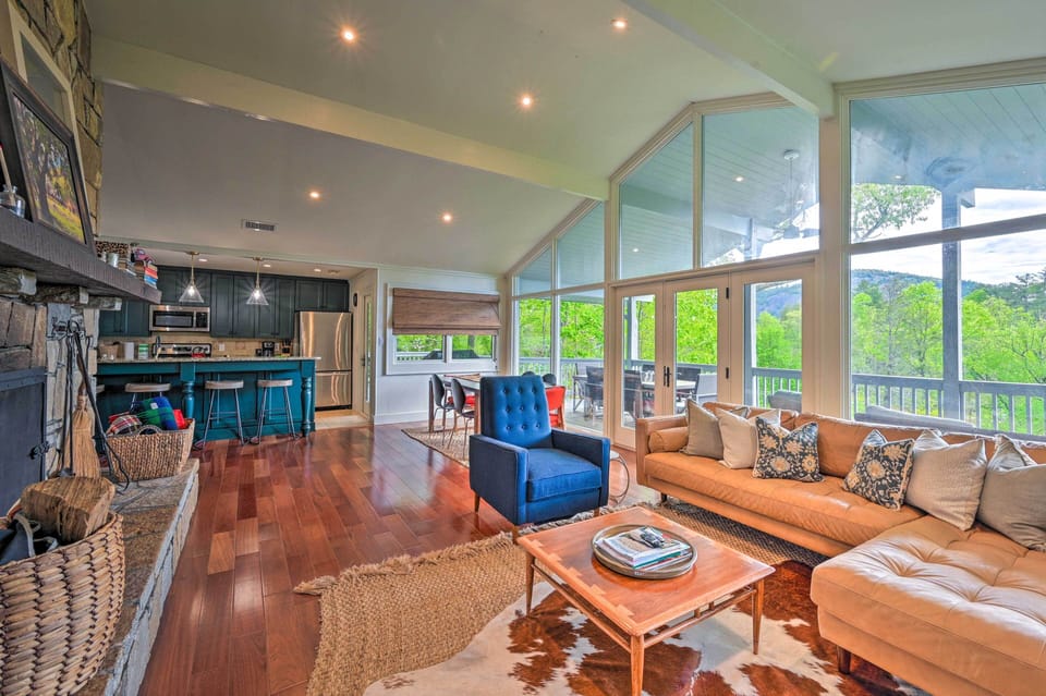 Living Room | Smart TV