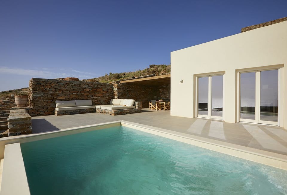 House view from the pool