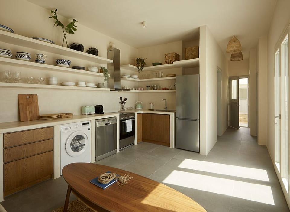 Fully equipped kitchen(other angle)