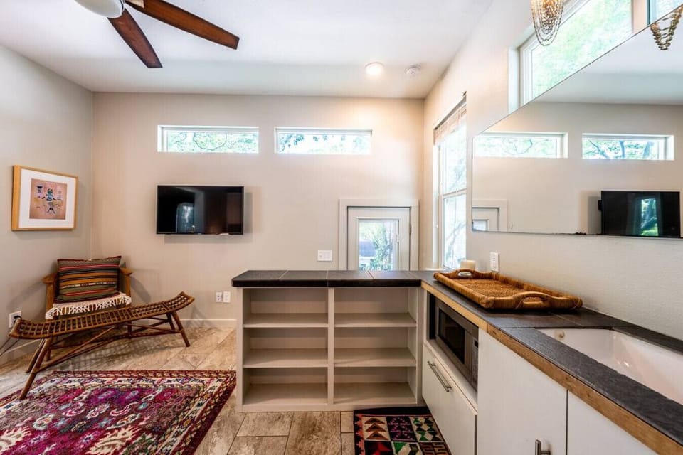 Convenient kitchenette