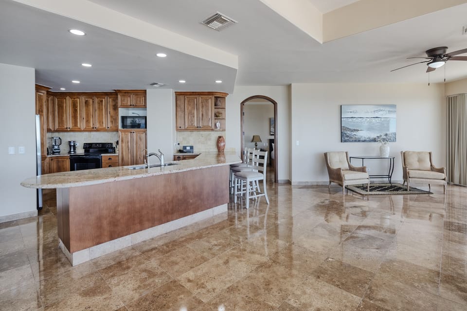 Kitchen, Sitting Area