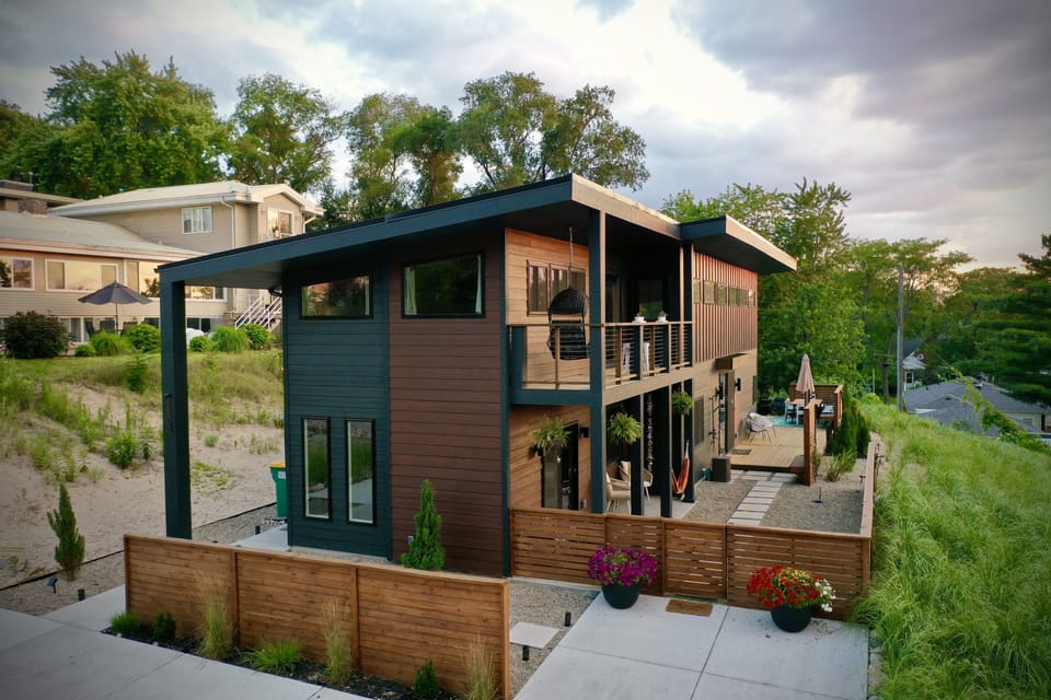 The HOLLIDAY HOUSE in Miller Beach