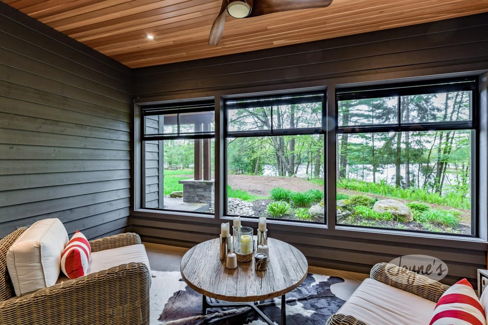 Primary Bedroom - Walk Out Deck