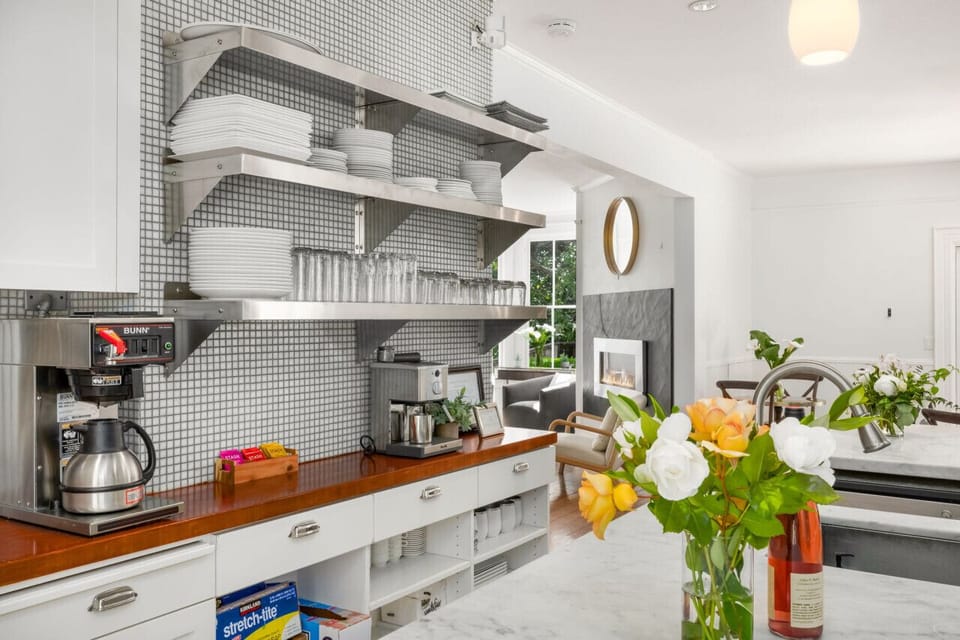 Coffee, espresso maker, and teas for your mornings