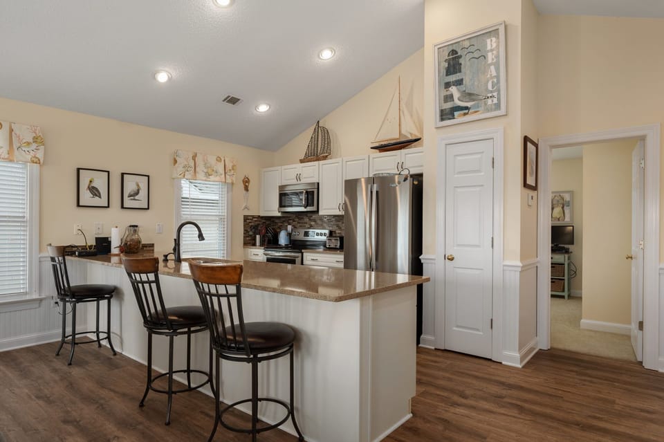 CS3L: Brown Pelican | TL Kitchen Area