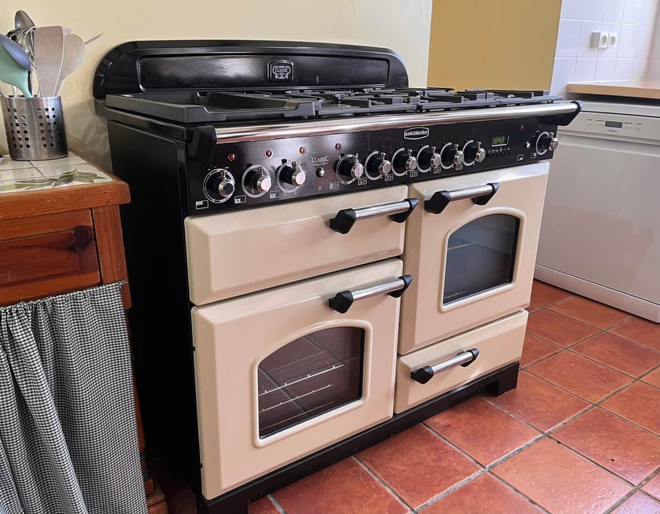 Range cooker in the kitchen