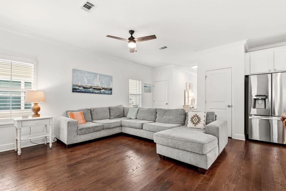 Blue Mar - Living area