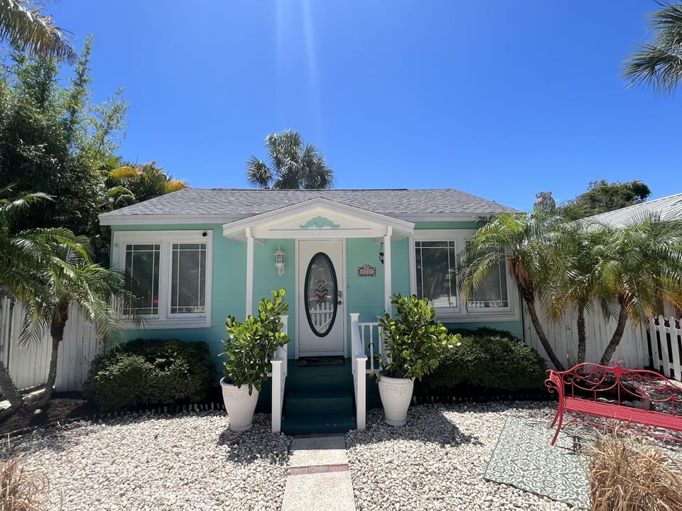 The perfect Gulfport cottage!