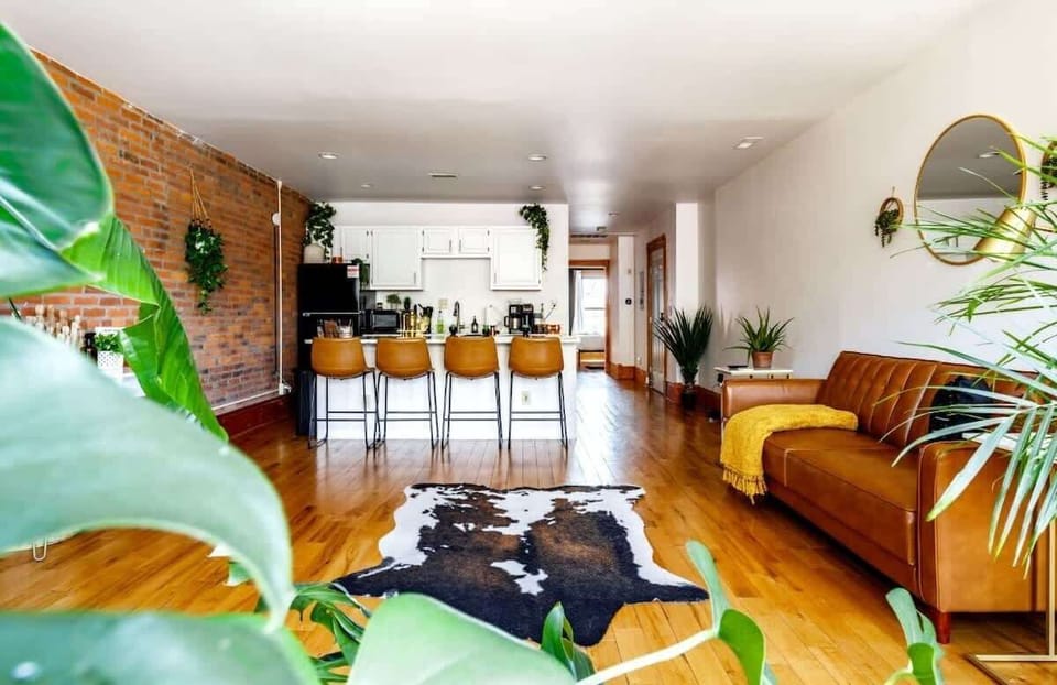 Chill out in this cozy, plant-filled living room, just steps away from the bustling Convention Center and vibrant Short North District.