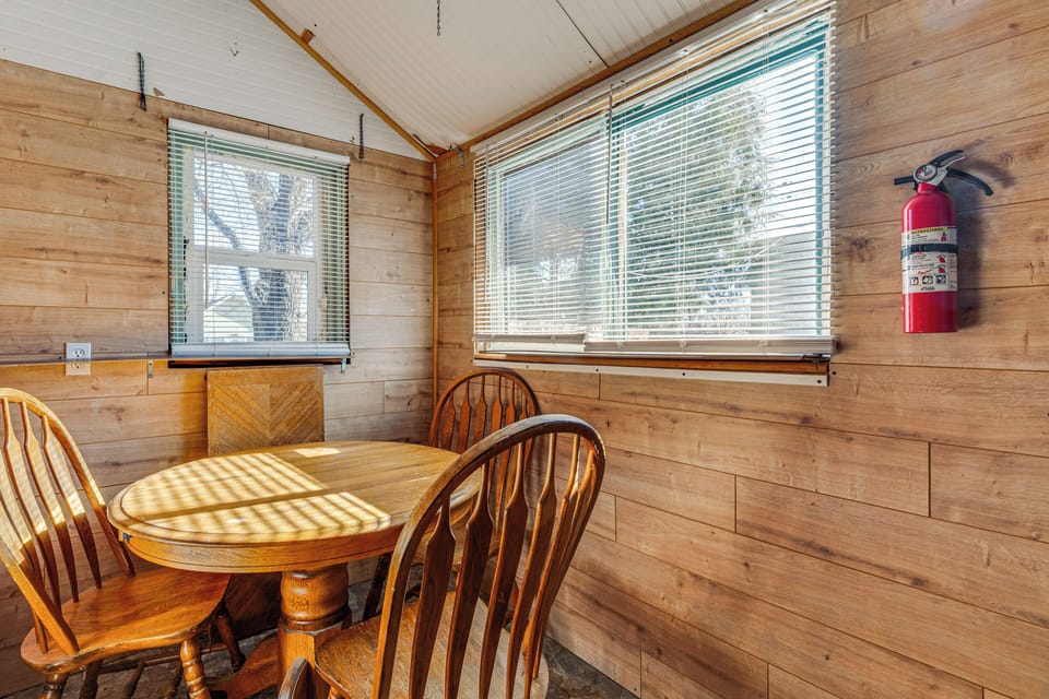 Sunroom | Dining Area | Dishware & Flatware
