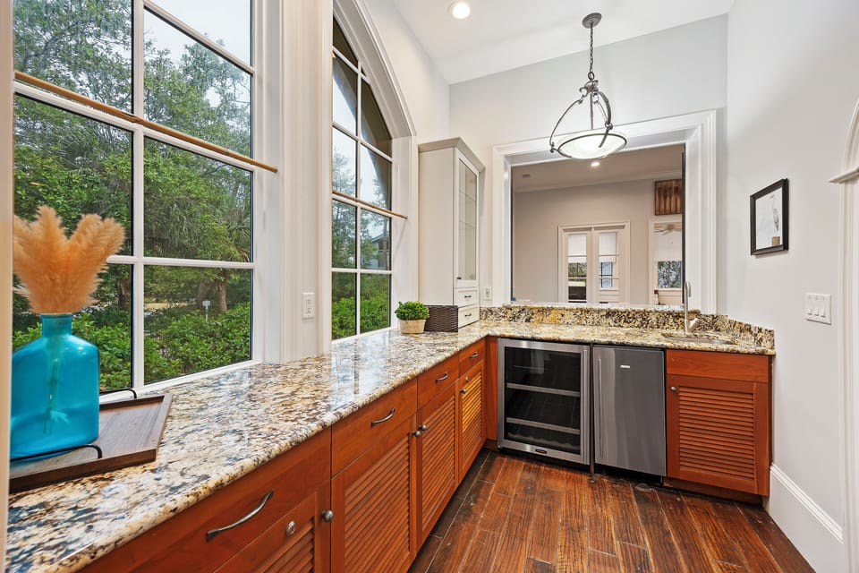 9 Armada | Wet Bar
