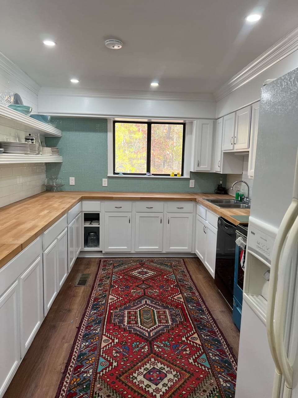 Fully stocked kitchen . We like to cook and have stocked up for cooking 