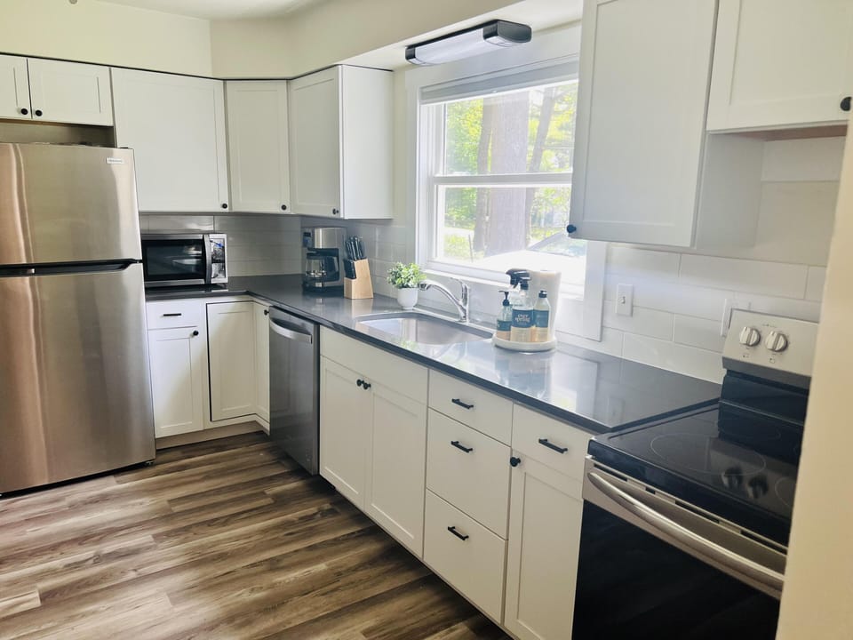 Well-equipped kitchen; however, no coffee, tea, oil, or condiments provided.