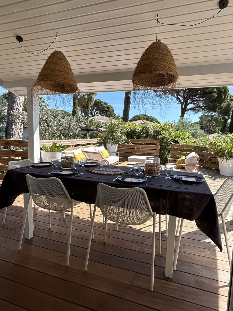 Outdoor dining