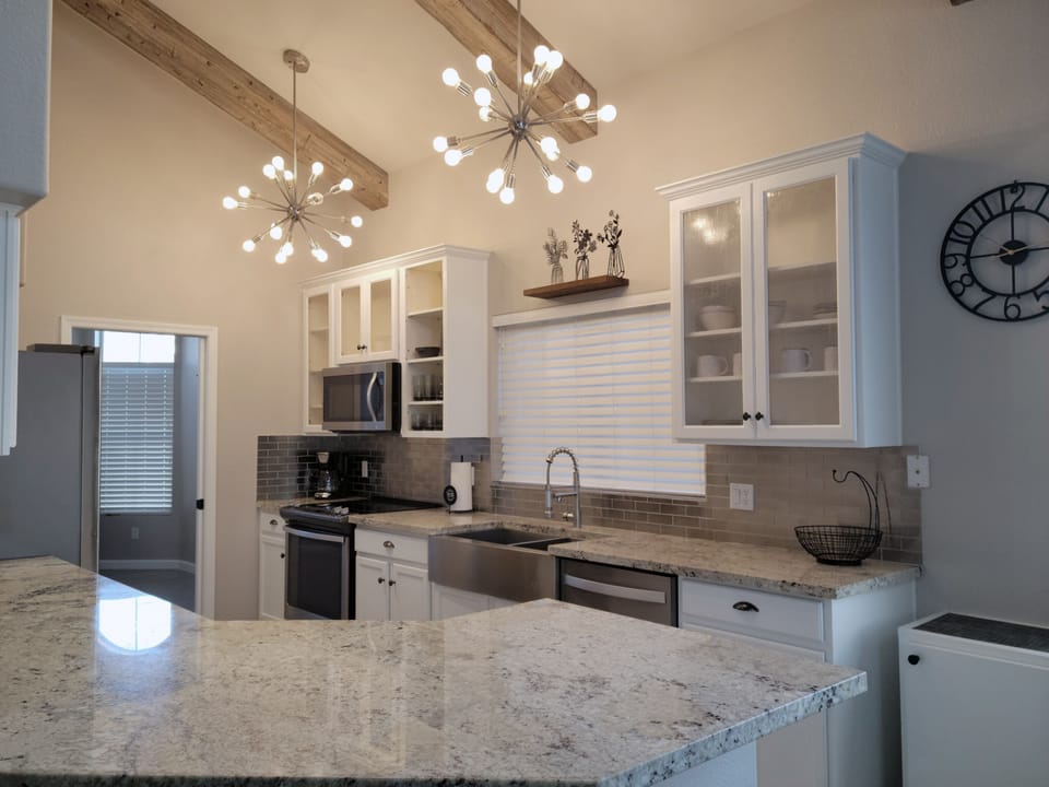 The HERBan Kitchen~ Fully stocked, for the vacation Chief + great counter spc.