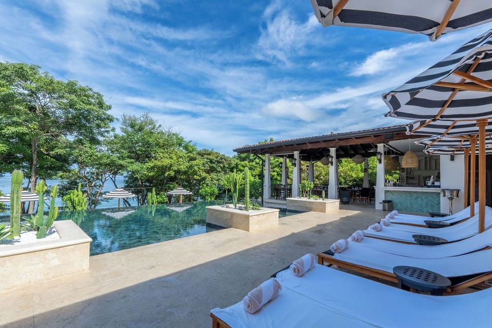 The Club at Las Catalinas complimentary access by booking this unit.

