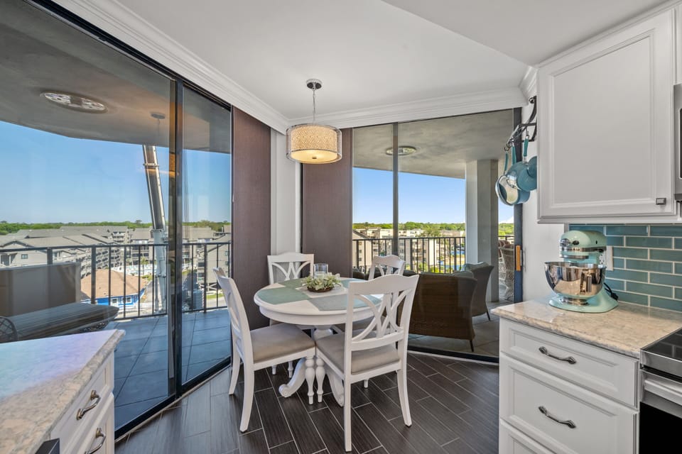 Dining area in Kitchen
