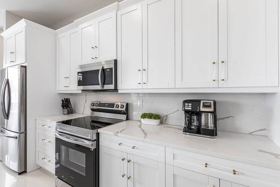 Well stocked kitchen with every modern amenity and appliance you need!