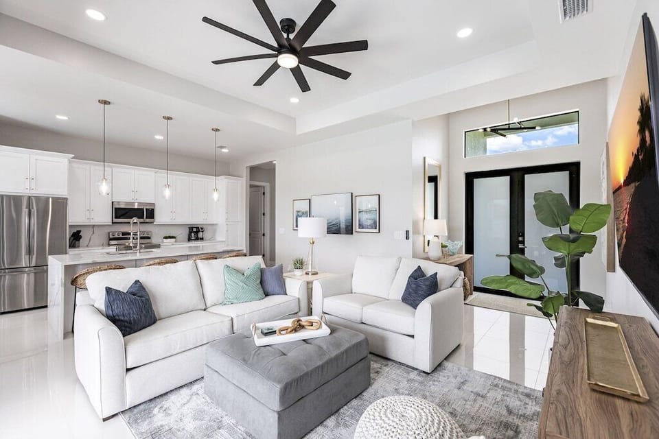 Light-filled open spaces with soaring ceilings!