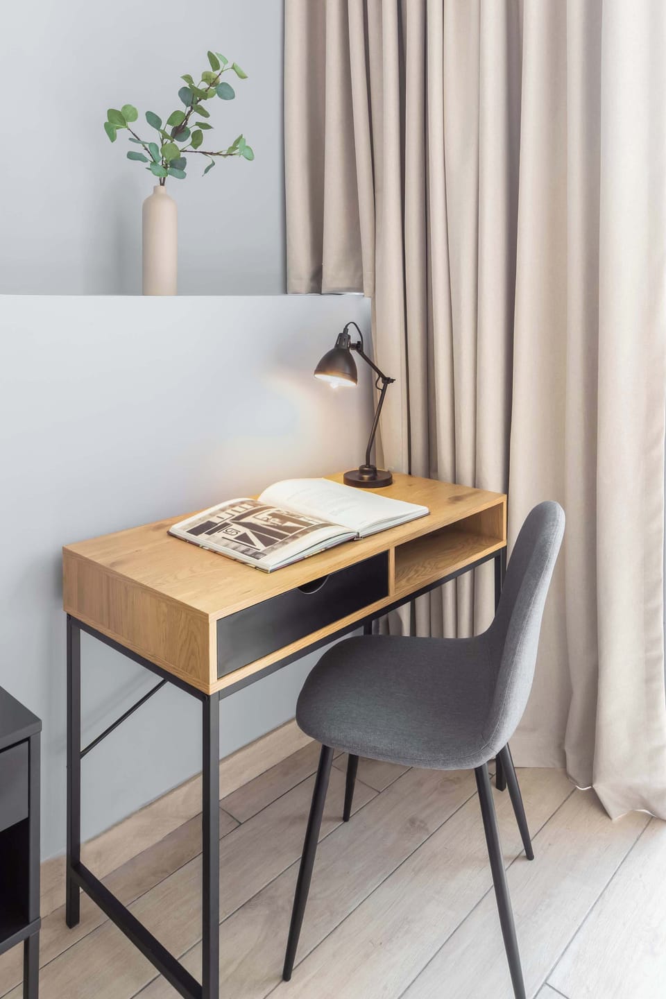 Desk / working station