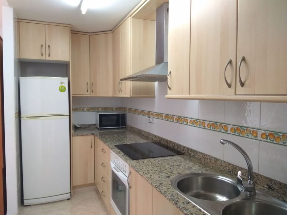 Brown, Cabinetry, Kitchen Sink, Sink, Property, Countertop, Tap, White, Kitchen, Plumbing Fixture