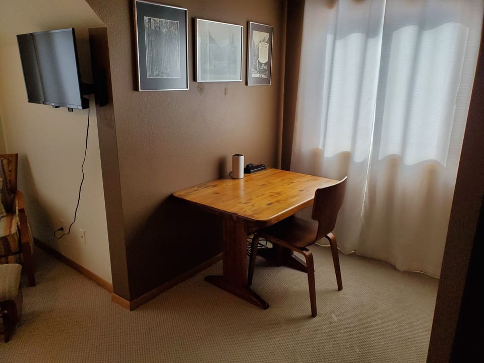 Private workspace in Master Suite