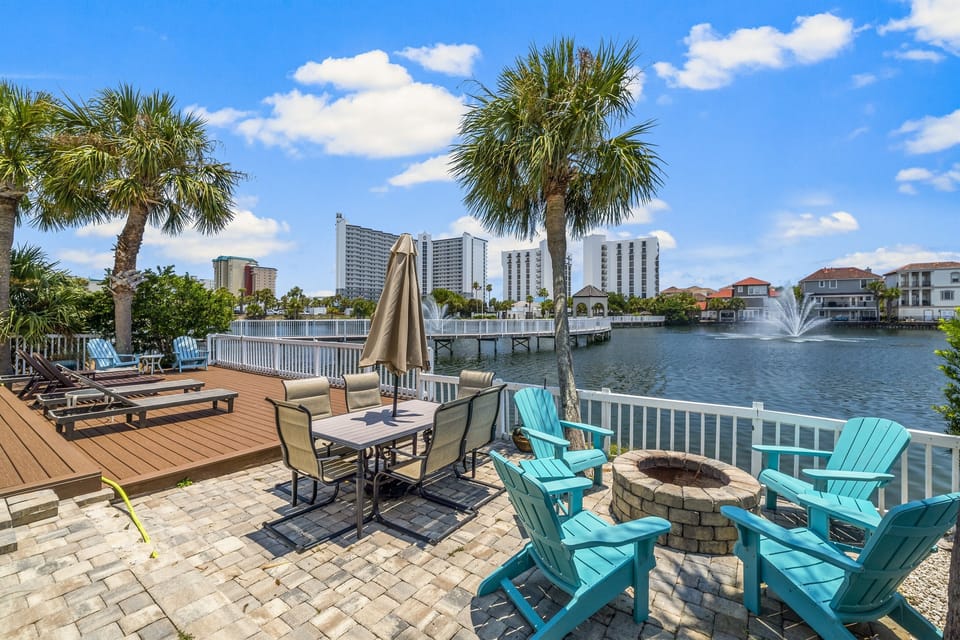 Beautiful views and cooling breezes poolside