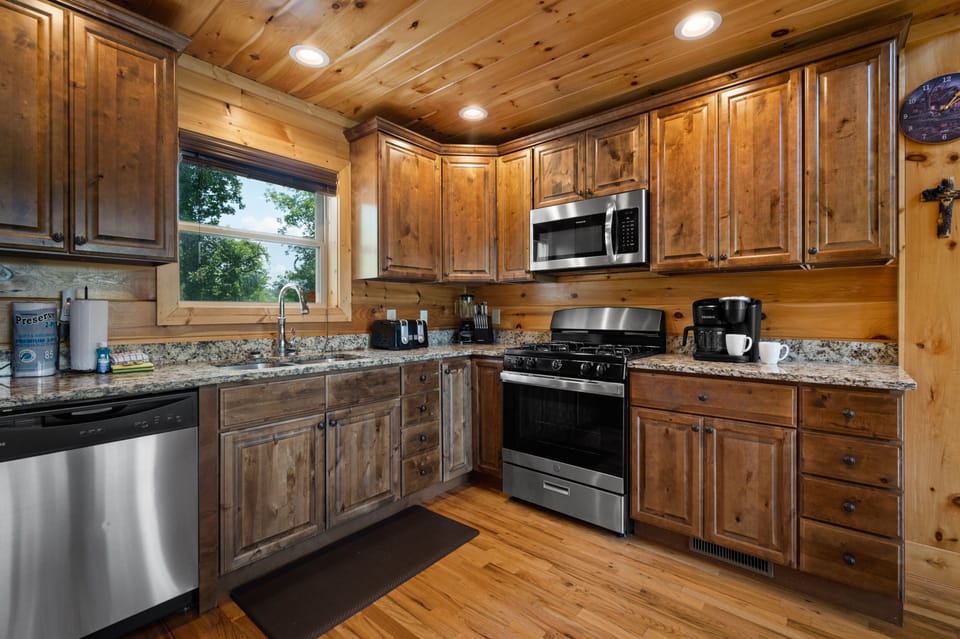 Fully equipped kitchen: Bakeware, cookware, dinnerware & more