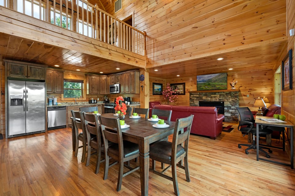 Spacious floor plan, dining room area and remote work station