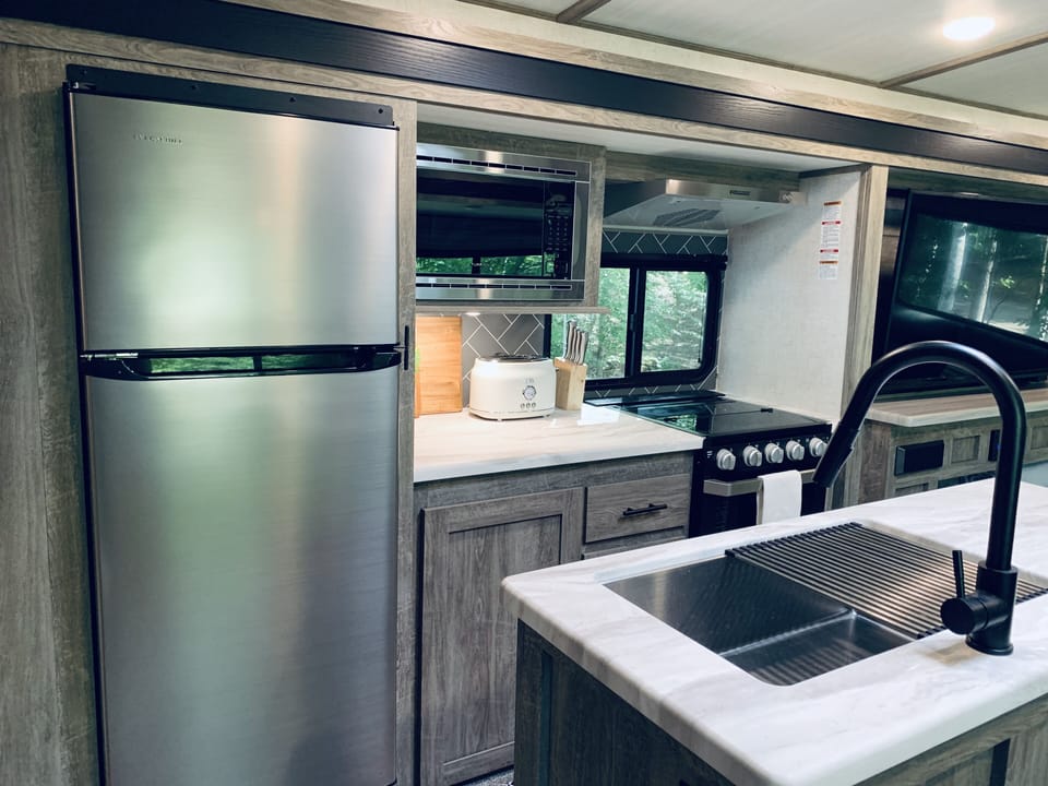 Fully equipped kitchen. 