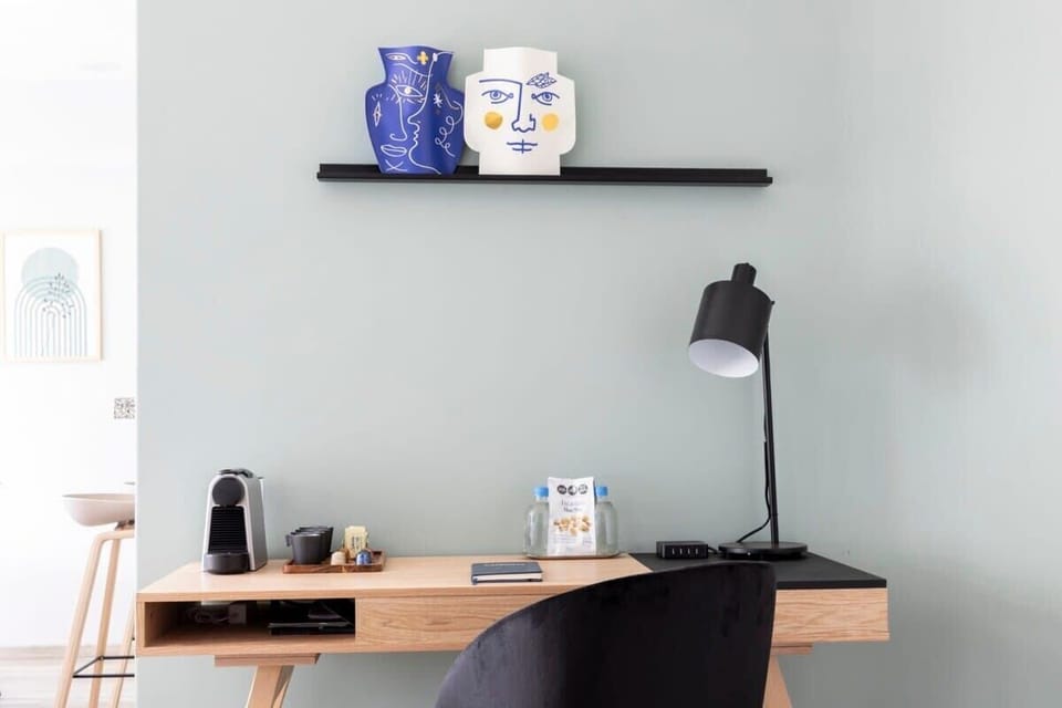 Comfortable compact office