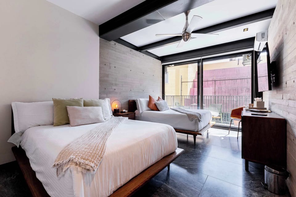 Your perfect sleep environment, fully equipped

Restful elegance in every detail



