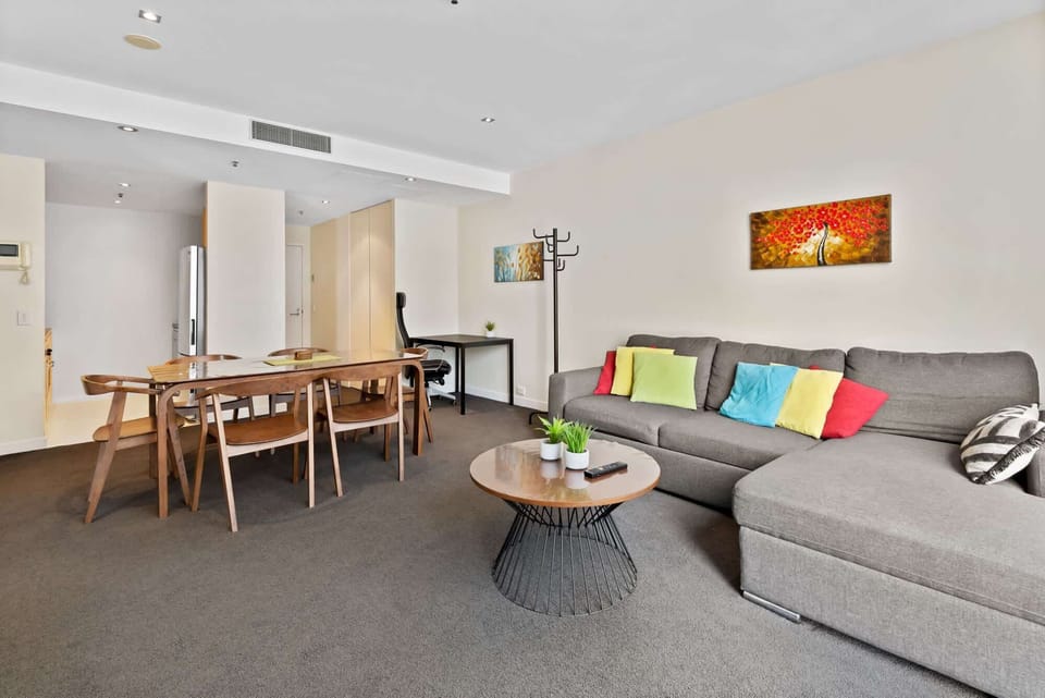 Living Room/Dining Area
