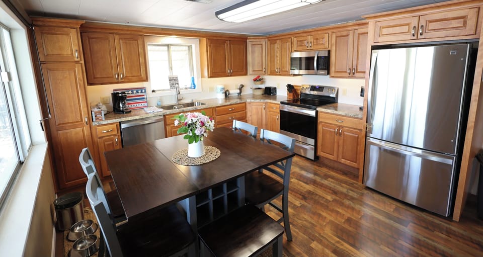 Lake level kitchen/dining