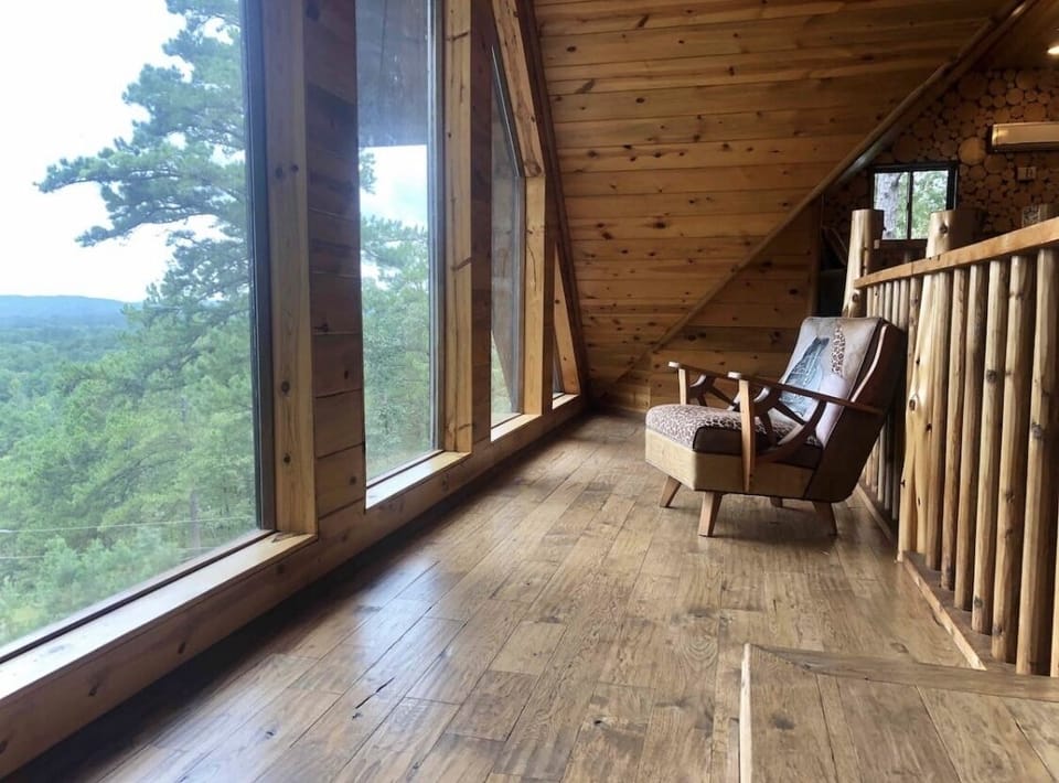 Viewing nook~ this walkway connects the 2 loft bedrooms 