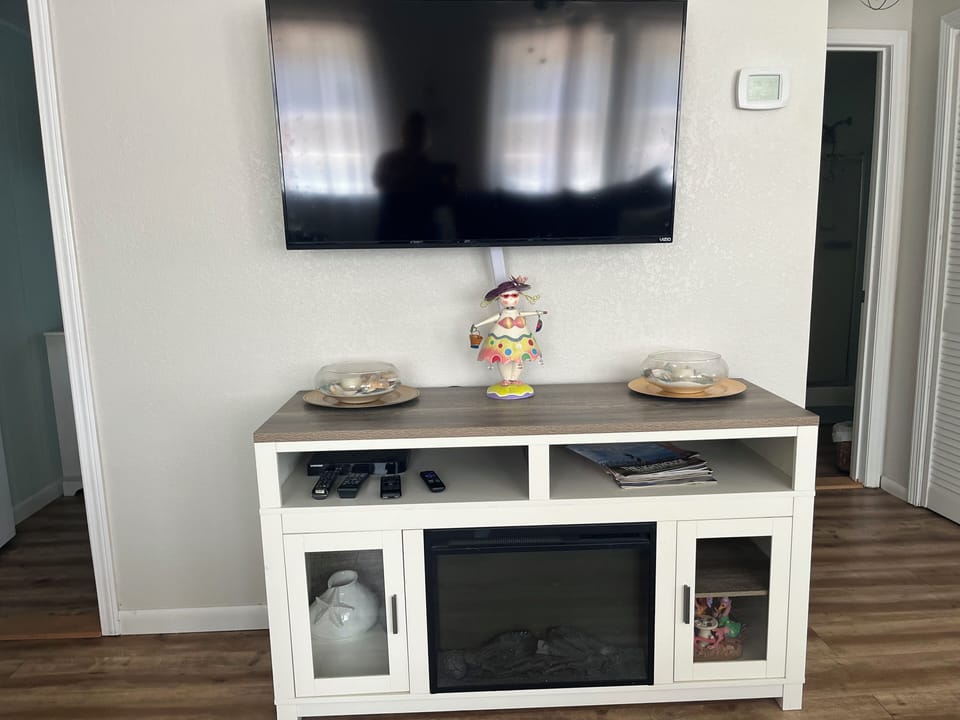 Living room Tv