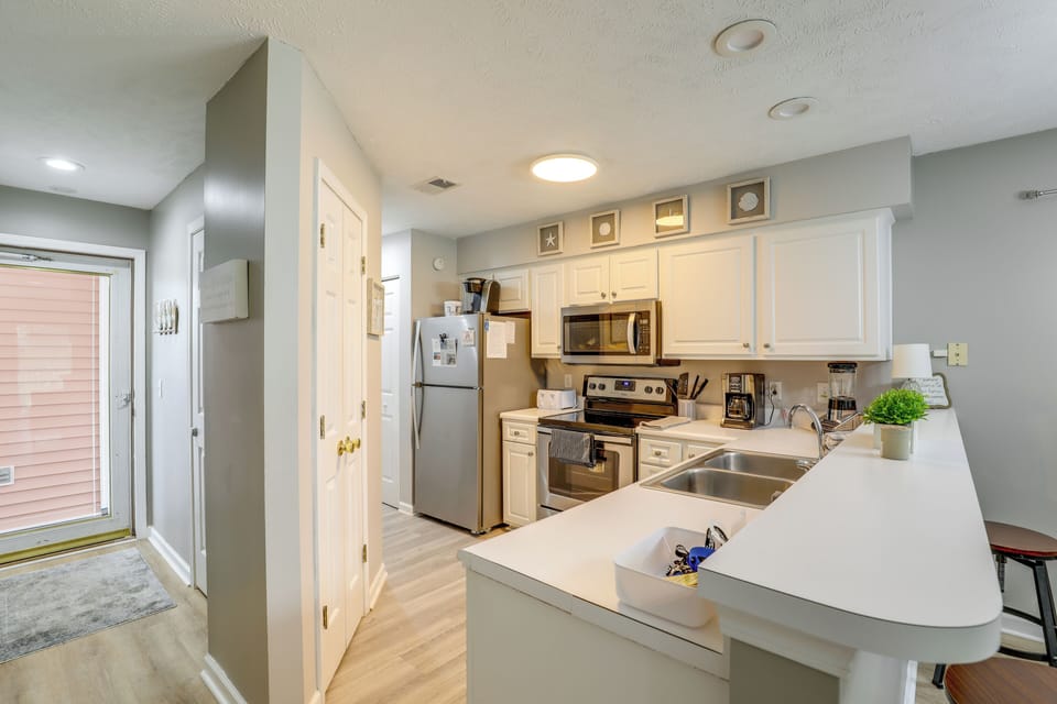 Kitchen | Drip & Keurig Coffee Makers | Dishwasher | Blender
