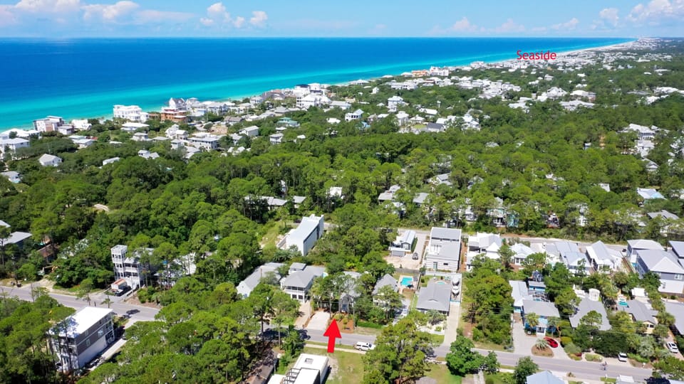 Ride the 4 bikes included with the listing less than 1 mile to Seaside.