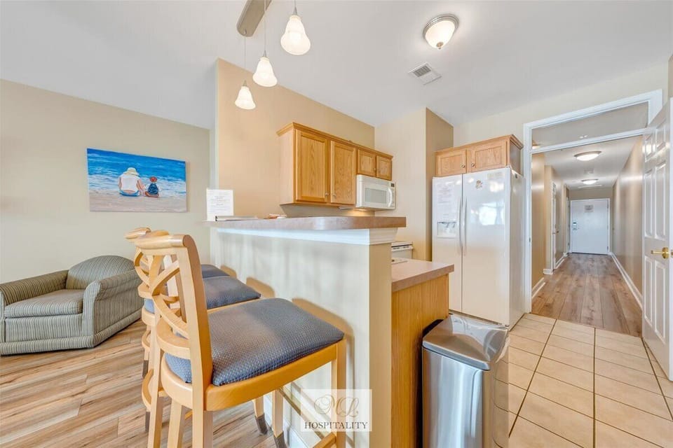 Kitchen - Breakfast Bar