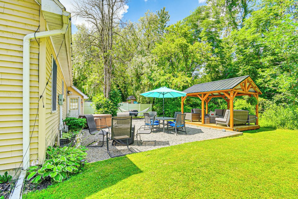 Auburn Vacation Rental | 3BR | 1BA | 1,080 Sq Ft | Stairs Required to Access