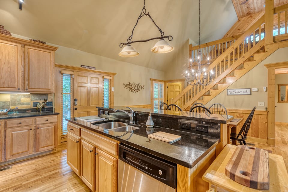 Kitchen and dining area. 