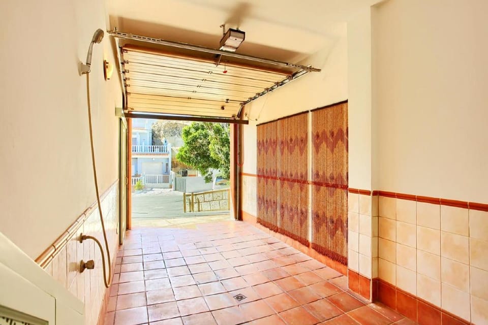 Entrance / Reception