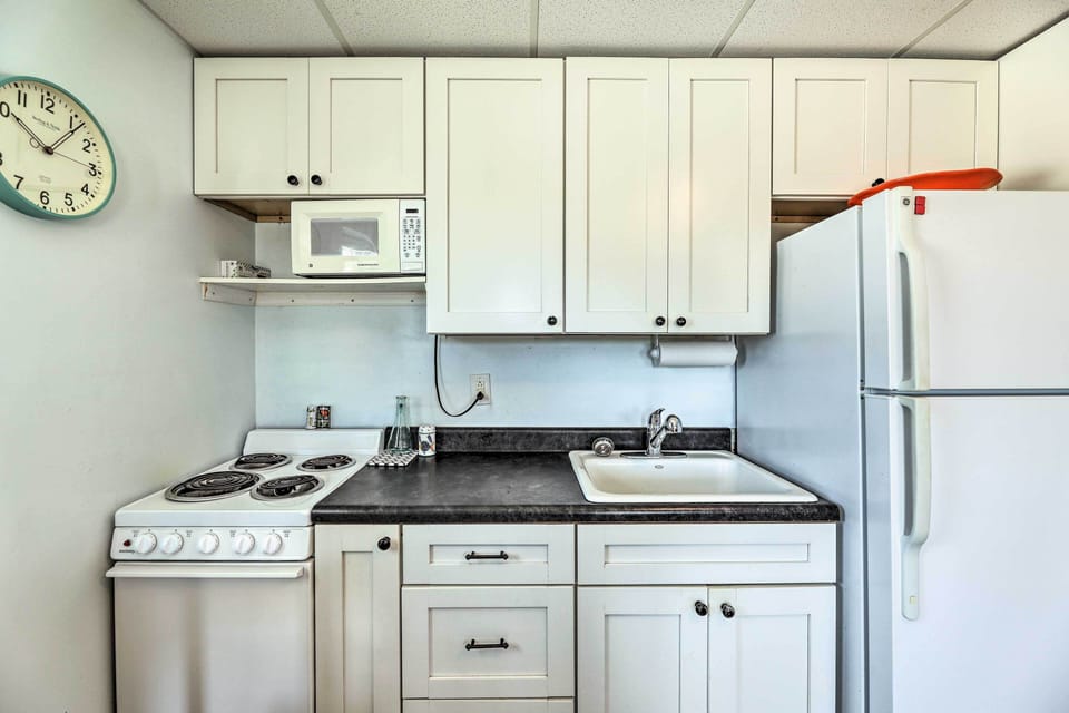 Kitchen | Dishware + Flatware